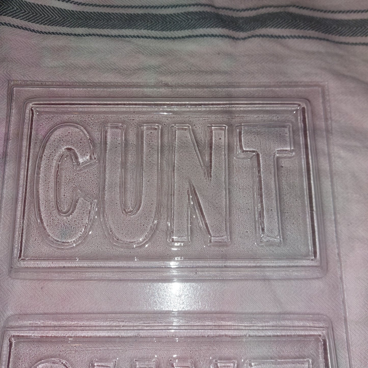 C*nt wax melt snapbars